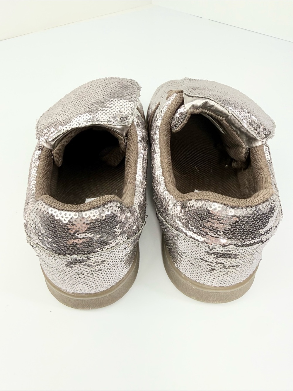 Steve Madden MADRID Silver Sequin Sparkle Brown Stripe Tongue Flap Sneaks NWOB - Picture 13 of 16